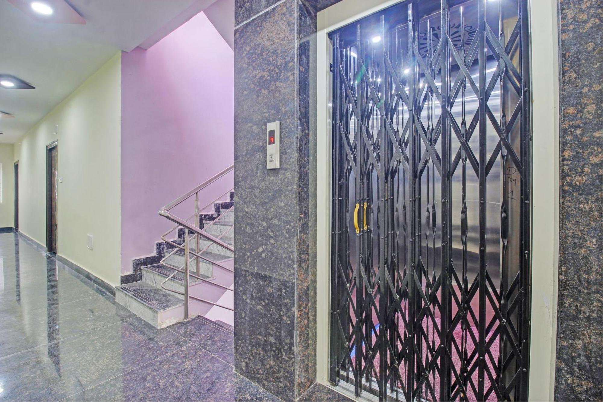 Super Hotel O Sri Nirvana Pride Ibrahimpatan Extérieur photo
