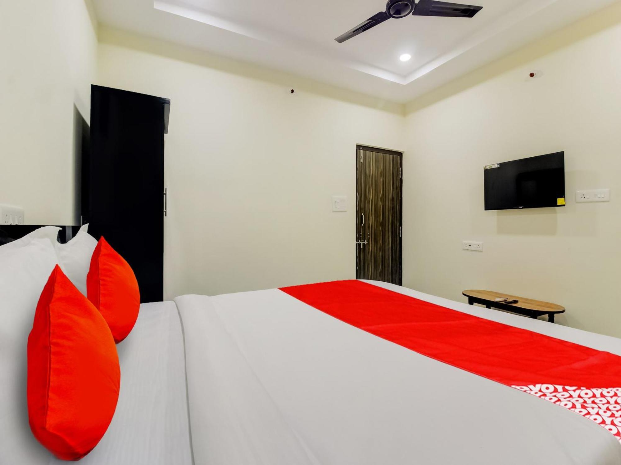Super Hotel O Sri Nirvana Pride Ibrahimpatan Extérieur photo